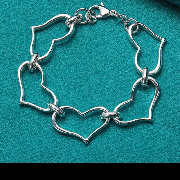 Silver plated heart bracelet - Picture 2 of 2